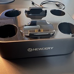 PS5 コントローラー 充電スタンド NEWDERYの画像
