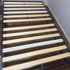 ZINUS ベッドフレームの画像