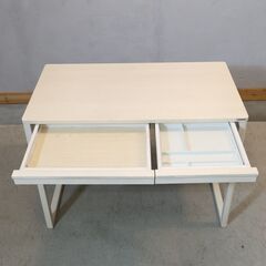 okamura(オカムラ)の学習机です。ホワイトカラーのシンプルなデザインのパーソナルデスクは、在宅ワークや学習机、作業台など様々な用途で活躍してくれます。ナチュラルな質感が魅力的♪の画像