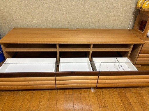 木目グラデーションのテレビ台