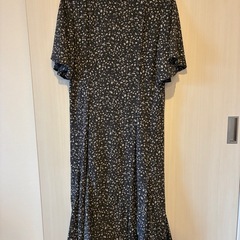 【美品】INDEX 花柄フレアワンピース 黒 Mサイズ 上品 シルエット◎の画像