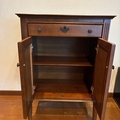 🌹重厚キャビネット　両開き扉と引出し付きタイプ🌹の画像