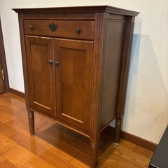 🌹重厚キャビネット　両開き扉と引出し付きタイプ🌹の画像