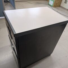 【直接引取限定】 ウチダ製 3段デスクワゴン（鍵なし）の画像