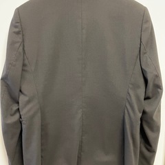 UNIQLO 2ボタンジャケットの画像
