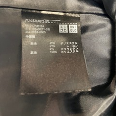UNIQLO 2ボタンジャケットの画像