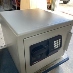 セントリー　ファイヤーセーフ　耐火金庫　SB0507の画像