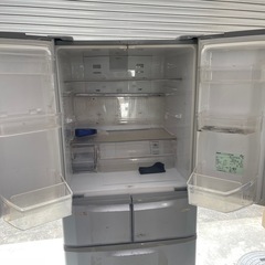 お取引先様決まりました！家庭用冷蔵庫です。掃除できる方にさしあげます。の画像