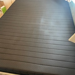 ダブルベッドの画像