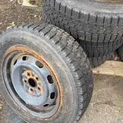 古いけど目あり　185/70R14 スタッドレス 4本の画像