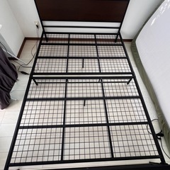 ダブルサイズベッドフレームの画像