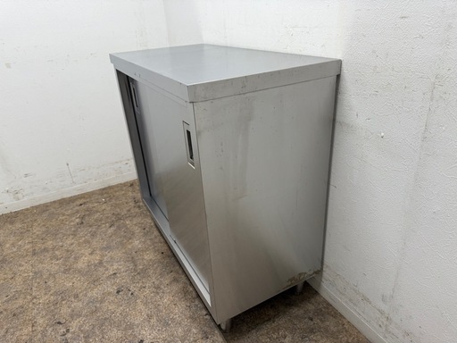 ステンレス　業務用　扉付き作業台　厨房　飲食店　W９００ｘD４５０ｘH８７０ｍｍ
