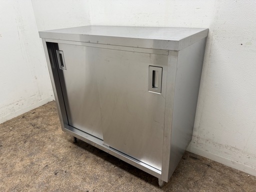 ステンレス　業務用　扉付き作業台　厨房　飲食店　W９００ｘD４５０ｘH８７０ｍｍ
