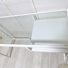 IKEA ラップトップテーブルの画像