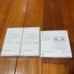 Google Pixel Buds Pro（第1世代） ×2  Apple AirPods（第3世代） ×1の画像