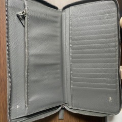 PRADA 長財布の画像
