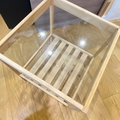 IKEA NESNA ネスナ　サイドテーブル　ガラス　の画像