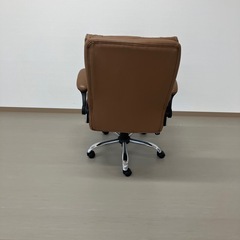 オフィス椅子左肘側破れ有りの画像