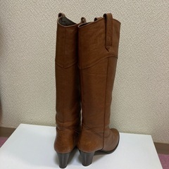 ブラウン革のブーツの画像