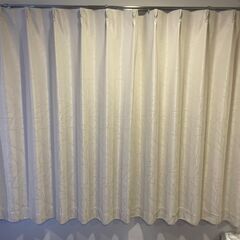 ニトリ 葉模様カーテン 白の画像