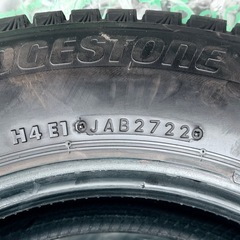 いよいよ冬シーズンです。BSスタッドレスタイヤ　VRX3 　145/80R13　4本の画像