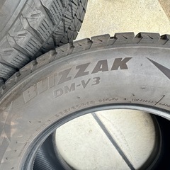 中古スタッドレスタイヤ 4本　　　ブリヂストン ブリザック DM-V3 265/60R18 19年製の画像