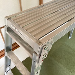 きれいな脚立の画像