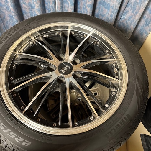 セレナ　アルファード　18インチ　18インチスタッドレス　ノア