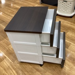 プラチェスト（キャスター付き）【町田市再生家具】　252013の画像