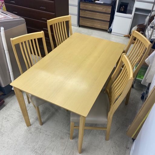 ニトリ　4人用　ダイニングセット　机：幅135×奥80×高70cm　 椅子：幅42×奥42×高96cm　リサイクルショップ　朝霞市　ケイラック朝霞田島店　志木市　和光市　GM425