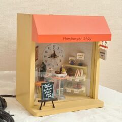 ドールハウスみたいな可愛い置き時計の画像