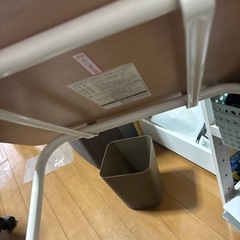 折りたたみテーブルの画像