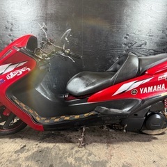 ★支払総額5.5万円★激安バイク続々入荷中！ なんでも買取ます！ ヤマハ マジェスティC 赤 SG03J 外観良好！ フロントマスク！ 社外ステップ！ 社外ハンドル！ 社外マフラー！ エアロパーツ！ フェンダーレス！ 社外リアサス！の画像