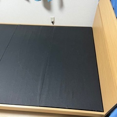 ダブルベッドフレーム(木製）の画像