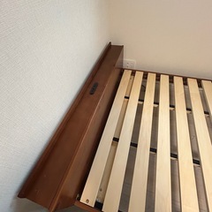 セミダブルベッドフレームの画像