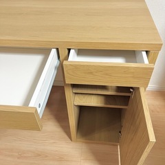 IKEAデスクセットの画像