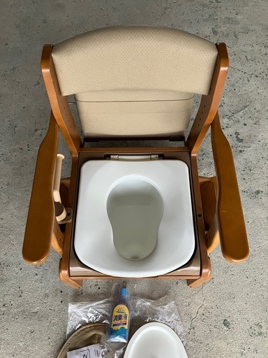 介護用　ポータブルトイレ　積水