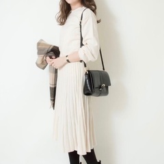 🌸🌸♡.格安  未使用 GUジーユーニットワンピース .♡ の画像