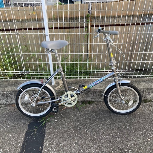 美品 折りたたみ自転車 16インチ 未登録品　