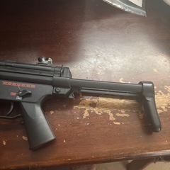 東京マルイ　エアガンMP5 マガジン無し撃てない　モーターが空回りしてます。分解したら治りますの画像