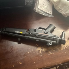 東京マルイ　エアガンMP5 マガジン無し撃てない　モーターが空回りしてます。分解したら治りますの画像