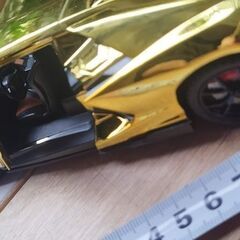 ランボルギーニ Revuelto 1:24 霧吹き 合金 ダイキャスト ミニカーの画像