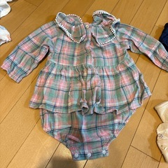 70、80サイズ服、スタイとカーディガンと靴下、GAPのパンツの画像