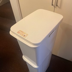 無料　ニトリ ２段ゴミ箱　スリム分別ペール2段(36L)の画像