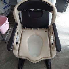 ポータブル トイレの画像