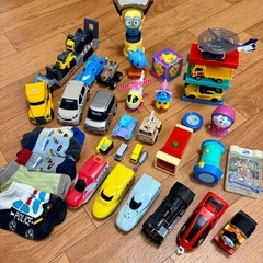 電車　くるま系おもちゃ　男の子靴下など　の画像