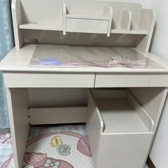 お話中です🙇‍♀️学習机　ファンシー　の画像