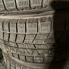 冬用タイヤ(205/60R16)の画像