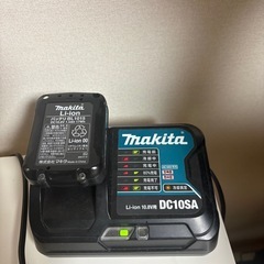 makita スティッククリーナー　こーどれすそうじきコードレス掃除機の画像