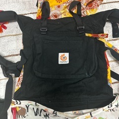 【無料】Ergobabyエルゴベビー 抱っこ紐 本体+よだれカバー付き　可愛いカスタム柄🌸の画像